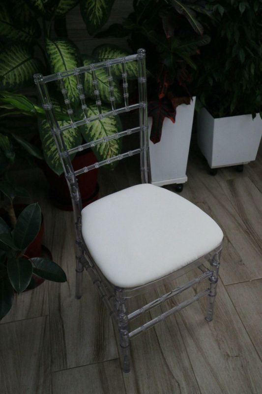 Стілець "Chiavari" білий з рожевим чохлом
